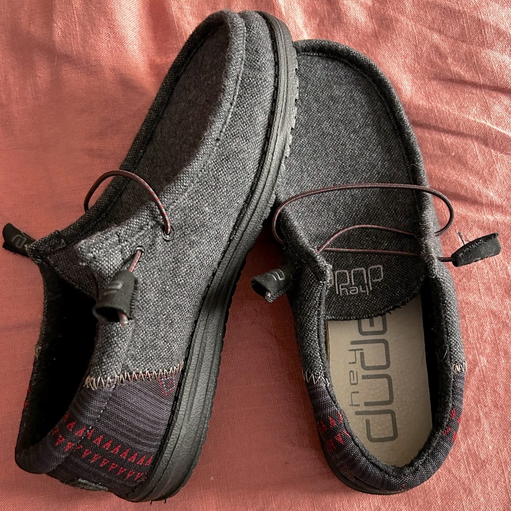 Hey Dude Men’s slip on shoes Like New